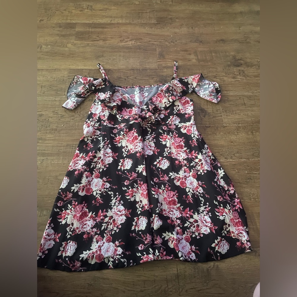 Cold shoulder dress 2X pink floral - Picture 2 of 5